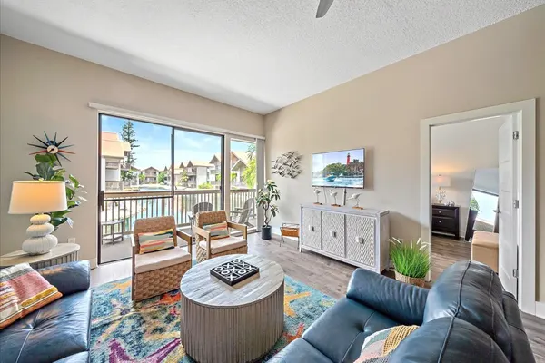 Photo 1 - Siesta Beach Retreat