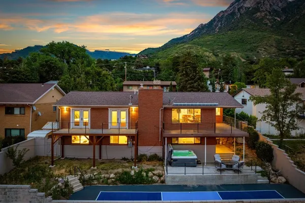Photo 1 - Salt Lake Gem Hot Tub, Sauna & Great Location
