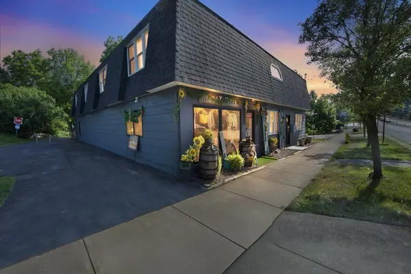 Photo 1 - Charming 2BR Retreat in the Heart of Clarence