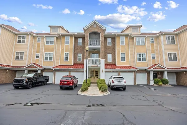 Photo 1 - 223 Greenbriar