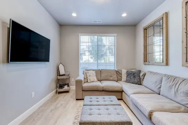 Photo 1 - The Modern Villa - Pet Friendly