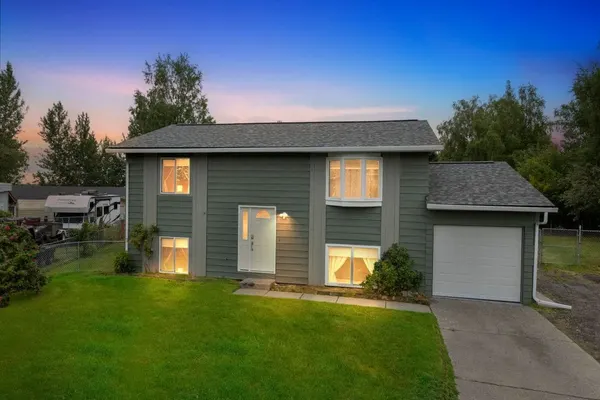 Photo 1 - Anchorage 5BR Retreat Hikes, City & Comfort