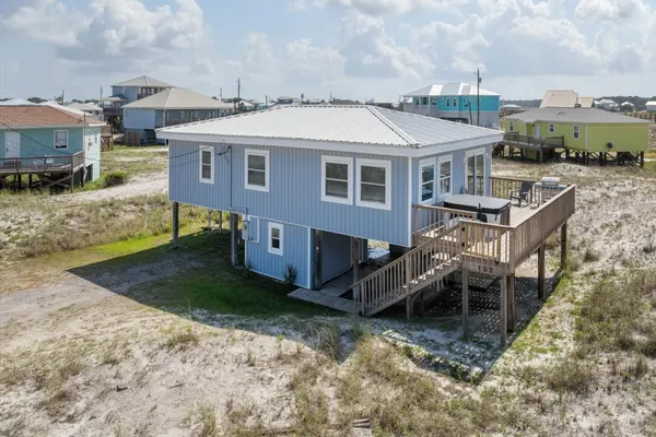 Photo 1 - Dauphin Island Escape - 102 Ponchartrain Ct