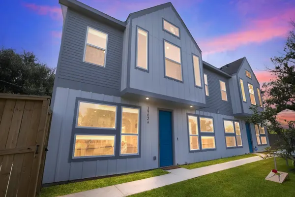 Photo 1 - Houston Cozy Retreat | 3BR 3BA | Downtown Views