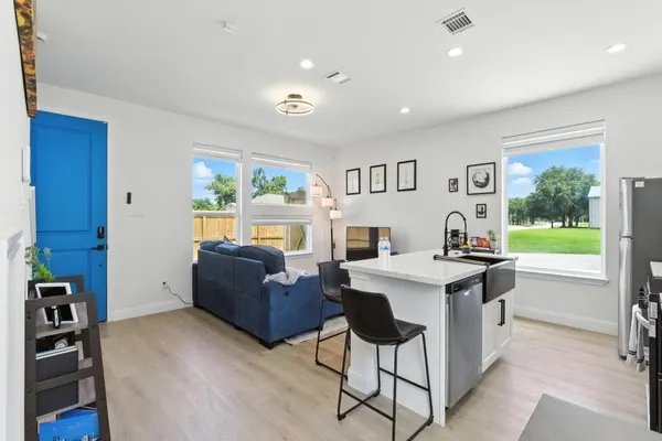 Photo 1 - Houston Cozy Retreat | 3BR 3BA | Downtown Views