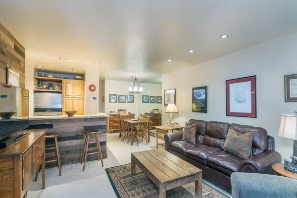 Photo 1 - Cimarron Lodge 22