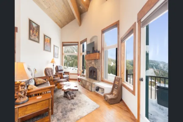 Photo 1 - Peaks 73 - 4BR Townhome w/ Hot Tub & Ski-In/Out