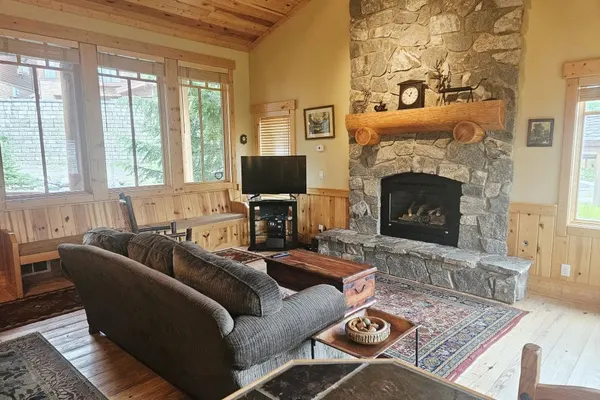 Photo 1 - Cabin 1 - 4 Bedroom