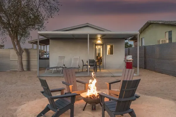 Photo 1 - Skull Rock Cottage - Walk to Town & Hot Tub, Star Gazing