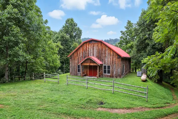 Photo 1 - Secluded Mountain Retreat with Stunning Views