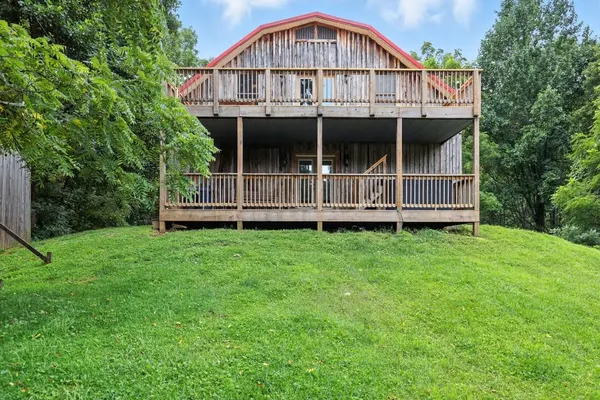 Photo 1 - Mountain Retreat with Stunning Views