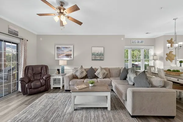 Photo 1 - Magnolia North 4819-105