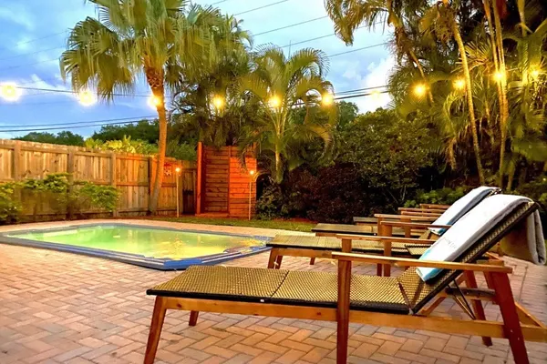 Photo 1 - Fox Island Heated Spa- Downtown & Beach