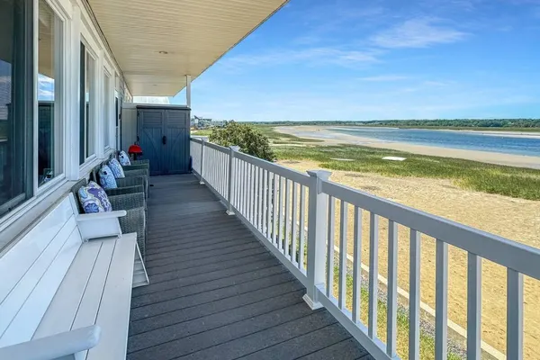Photo 1 - Admiral's Quarters