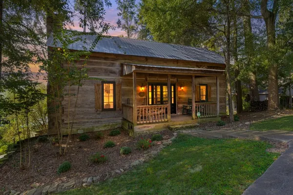 Photo 1 - Cabin Unbound - Historic Lakefront Comfort