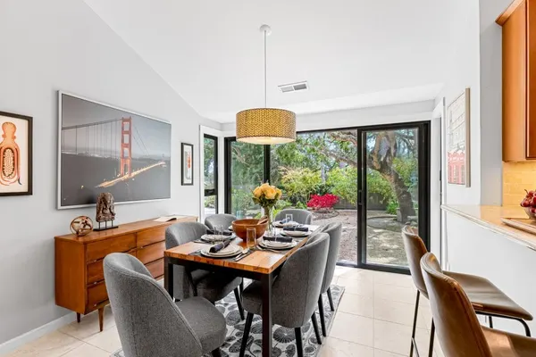 Photo 1 - 3984 Life of Riley