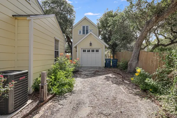 Photo 1 - Rockport Treehouse