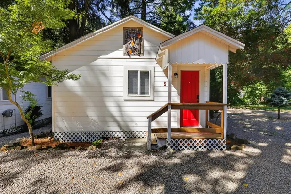 Photo 1 - Rouge Cobb Mountain Hotel - Cabin 5