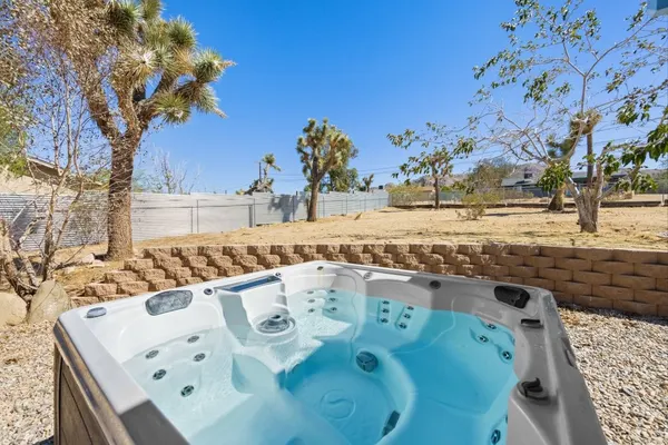 Photo 1 - Starlight Ranch - Hot tub, Fire Pit & Grill