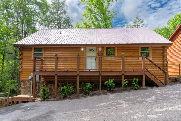Photo 1 - Misty Mountain Getaway - 2 bedroom