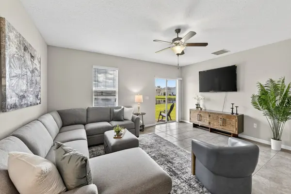 Photo 1 - Spacious Getaway Near Apollo Beach