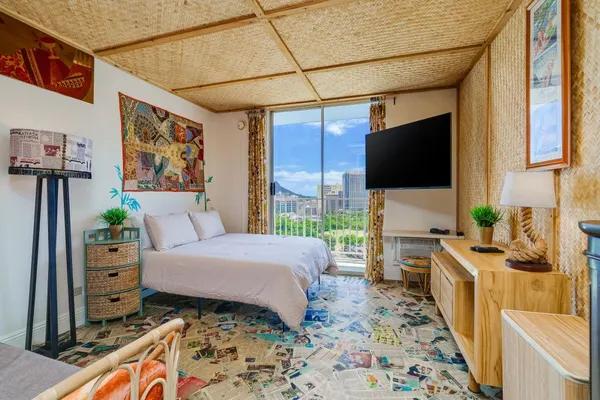 Photo 1 - Island Charm Retreat @ IP