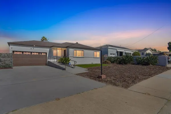 Photo 1 - Peaceful Paradise Hills Retreat