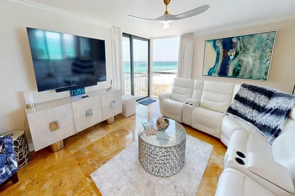 Photo 1 - Mainsail 143