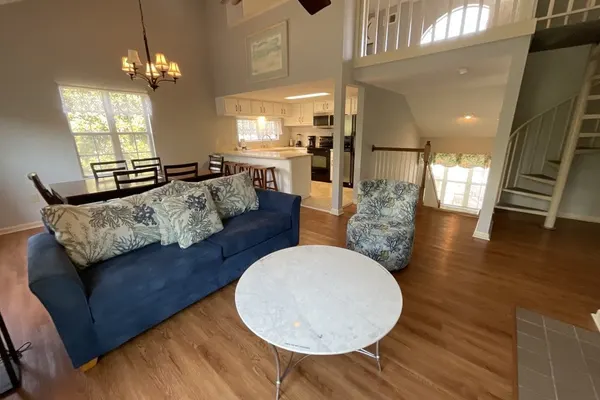 Photo 1 - 6F Cumberland - split level, 2 bedroom villa, full access!!