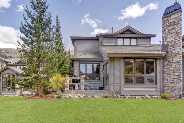 Photo 1 - Legends 11