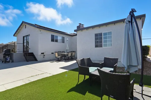 Photo 1 - Cozy Paradise Hills Retreat