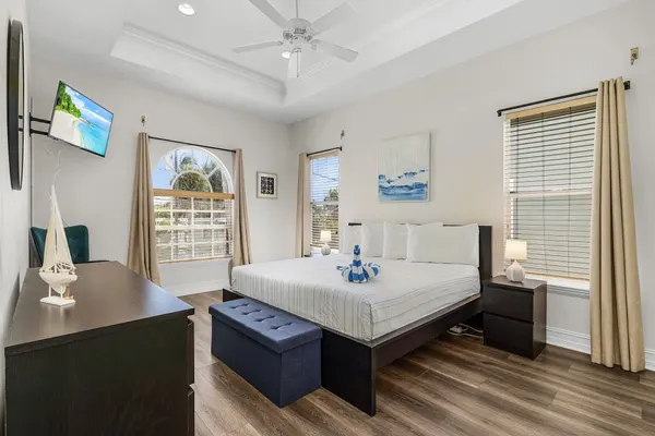 Photo 1 - 241 Miramar - Palm Island