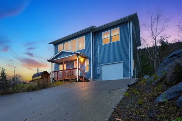 Photo 1 - Cozy 3BR Alaska Retreat with Private Sauna