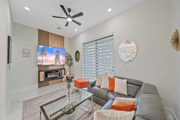 Photo 1 - Coastal Moderne