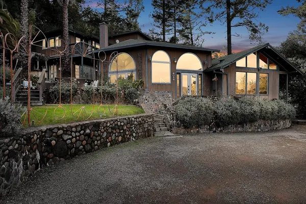 Photo 1 - Alexander Valley Lodge with Pool & Hot tub