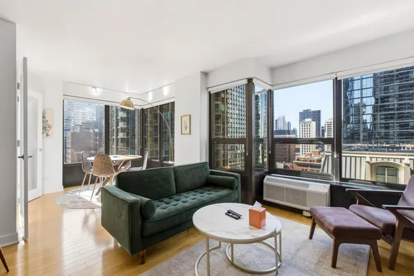 Photo 1 - 2bd River North Million Dollar Views! Parking Incl