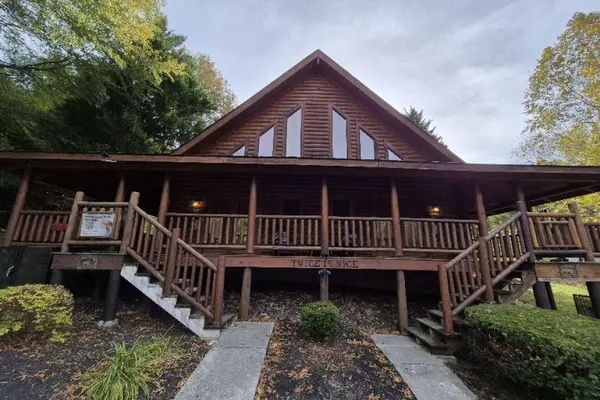 Photo 1 - Lumberjack - Pigeon Forge