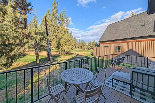 Photo 1 - Red Wing Nest