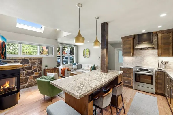 Photo 1 - Eira House