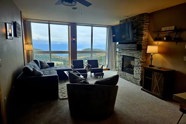 Photo 1 - Schweitzer PM: White Pine 410 Luxury 2BD