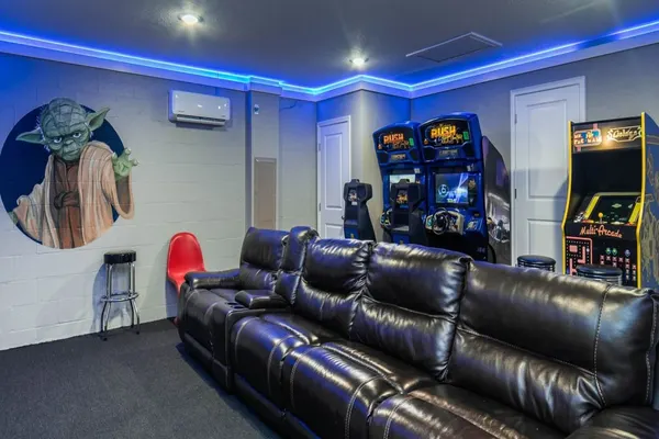 Photo 1 - Championsgate Resort 6 Bedroom Private Pool Home