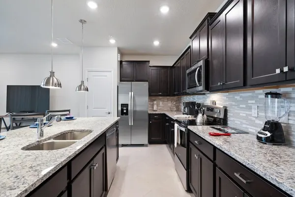 Photo 1 - Windsor Cay Resort 5 Bedroom Townhome with Pool