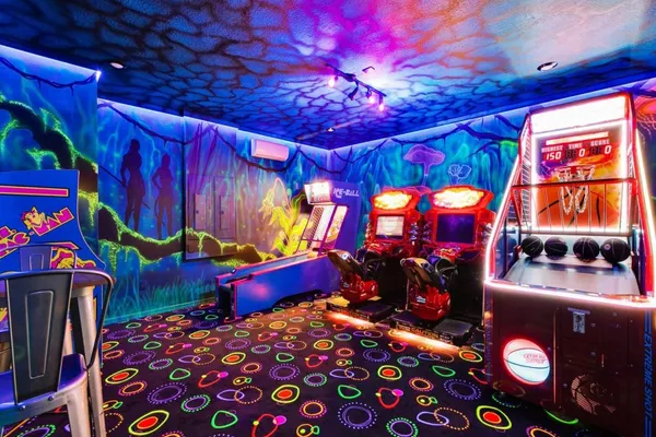 Photo 1 - NEW 10 BR/19 Beds Pool+Spa Disney Fireworks View