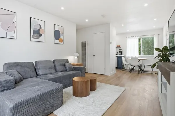 Photo 1 - Walk to University (SCU)- 2 BR Unit w/ Parking!!!