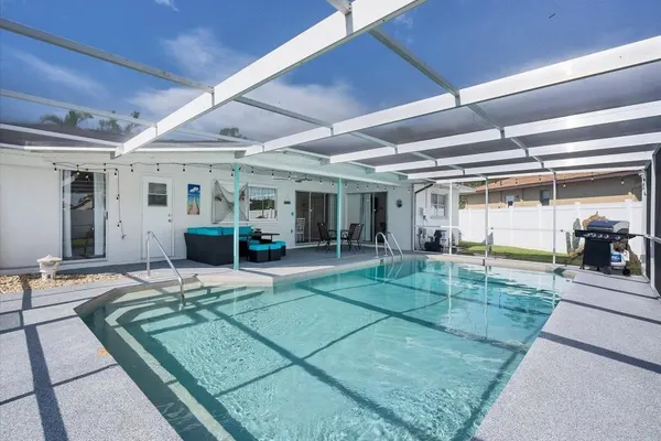 Photo 1 - Port Charlotte 2 Bedroom Private Pool Dog Friendly Home