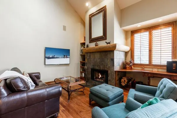 Photo 1 - Strawberry Park #604