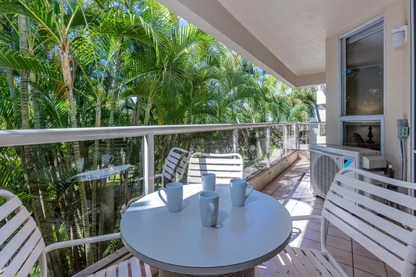 Photo 1 - Maui Banyan T203