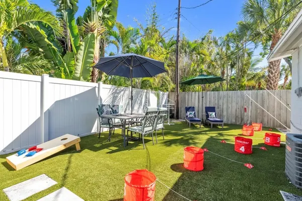 Photo 1 - Barefoot Bungalow