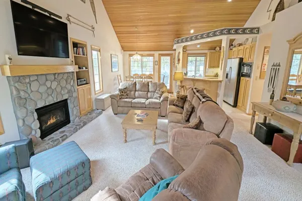 Photo 1 - Snowshoe Inn-Pyramid Mtn 7