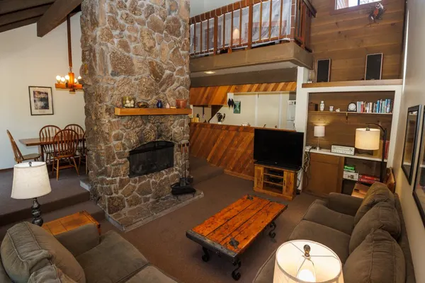 Photo 1 - Landrise 7